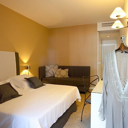Hotel Mediterraneo Suite&Residence ลิโดดิเยโซโล ภายนอก รูปภาพ