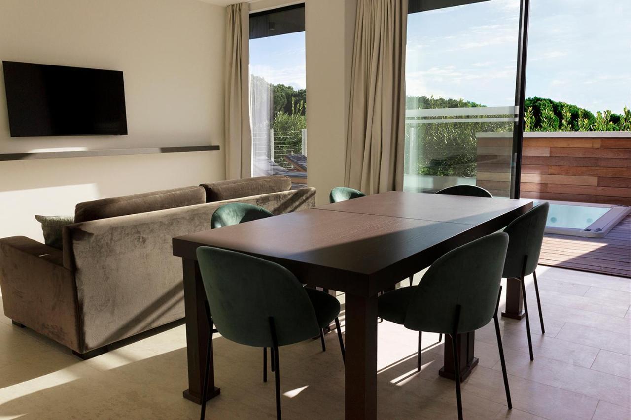Hotel Mediterraneo Suite&Residence ลิโดดิเยโซโล ภายนอก รูปภาพ
