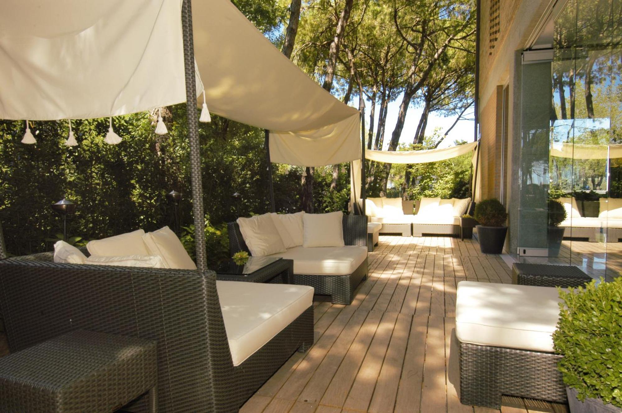 Hotel Mediterraneo Suite&Residence ลิโดดิเยโซโล ภายนอก รูปภาพ