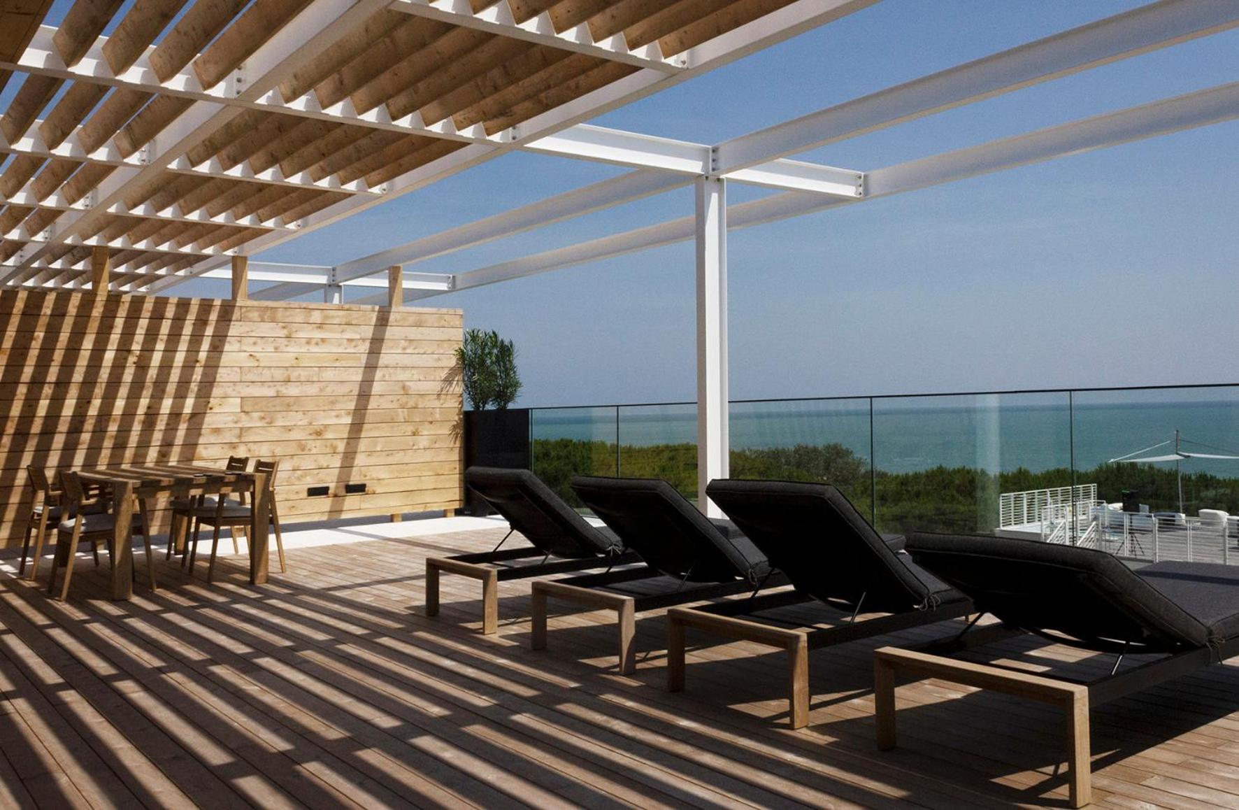 Hotel Mediterraneo Suite&Residence ลิโดดิเยโซโล ภายนอก รูปภาพ