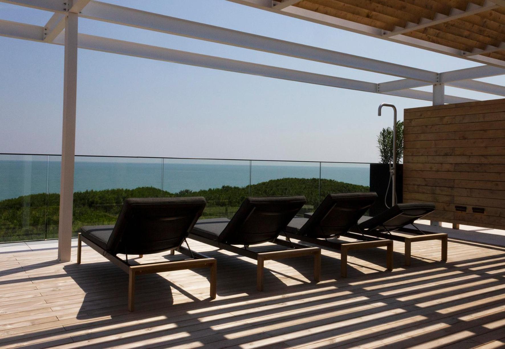 Hotel Mediterraneo Suite&Residence ลิโดดิเยโซโล ภายนอก รูปภาพ