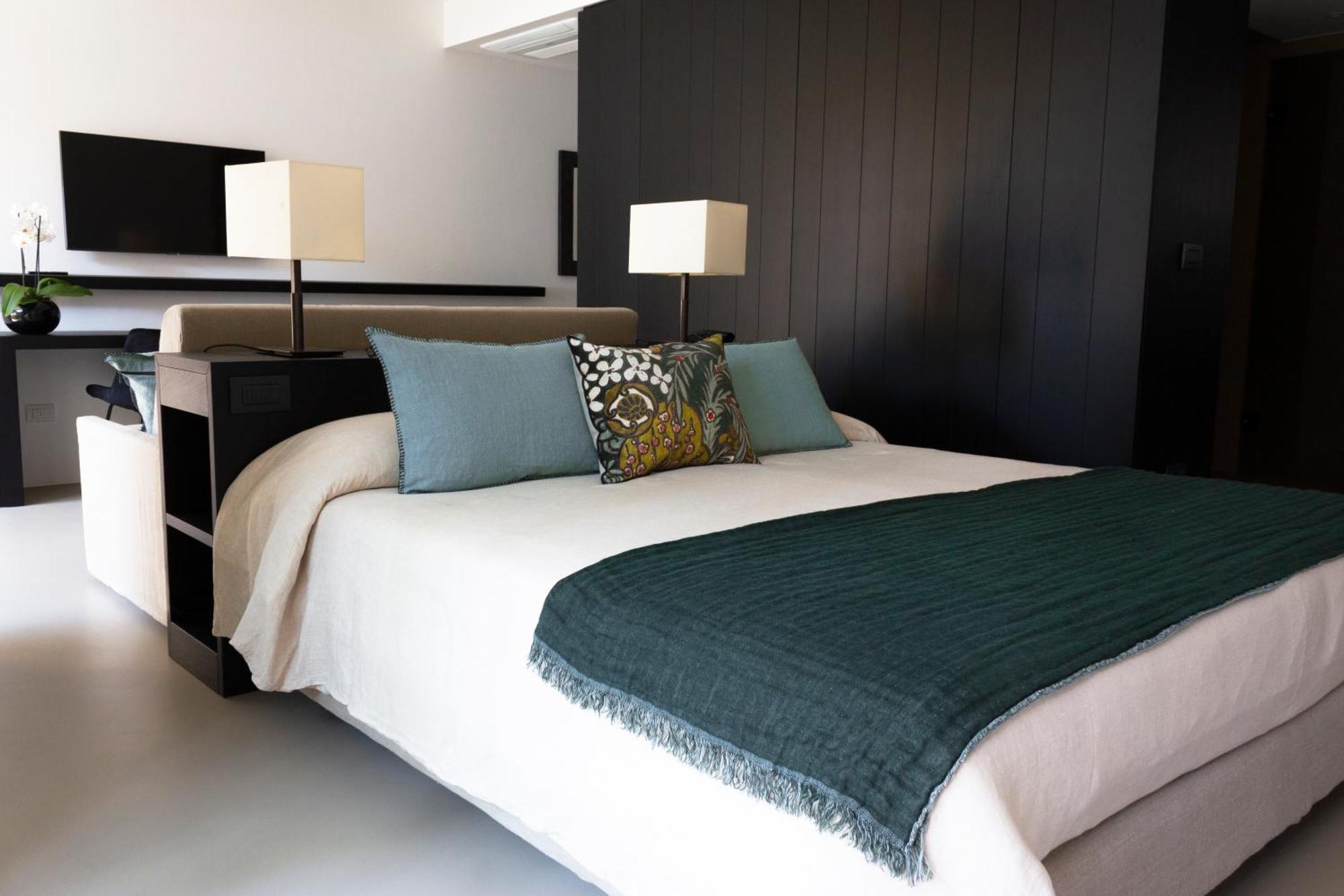 Hotel Mediterraneo Suite&Residence ลิโดดิเยโซโล ภายนอก รูปภาพ