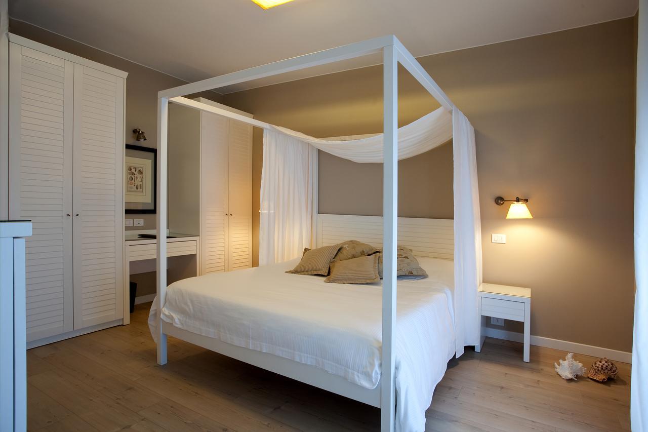 Hotel Mediterraneo Suite&Residence ลิโดดิเยโซโล ภายนอก รูปภาพ