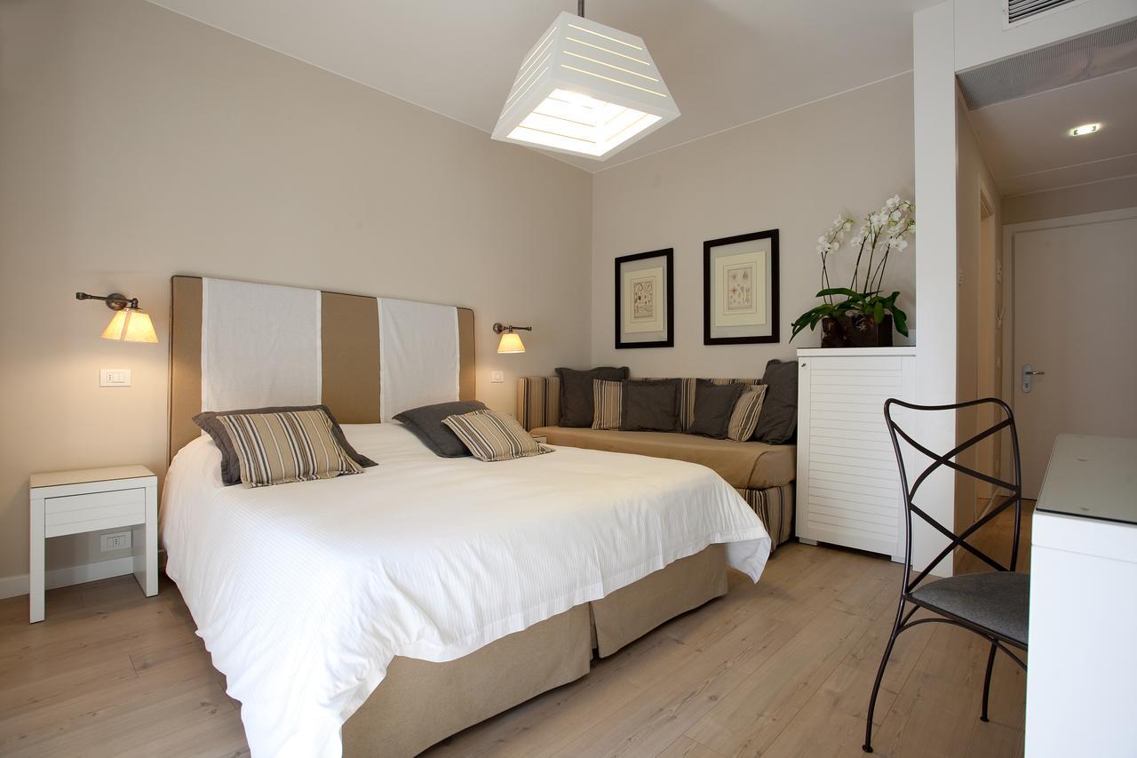 Hotel Mediterraneo Suite&Residence ลิโดดิเยโซโล ภายนอก รูปภาพ