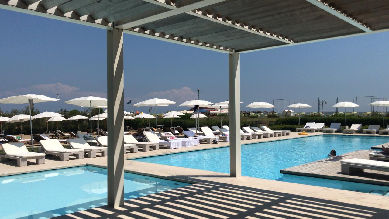 Hotel Mediterraneo Suite&Residence ลิโดดิเยโซโล ภายนอก รูปภาพ